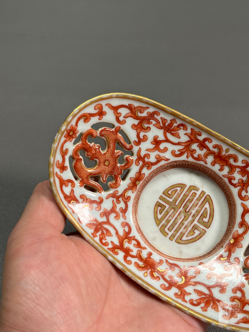 清嘉庆  矾红描金缠枝花卉寿字纹茶船（一对） - 图14